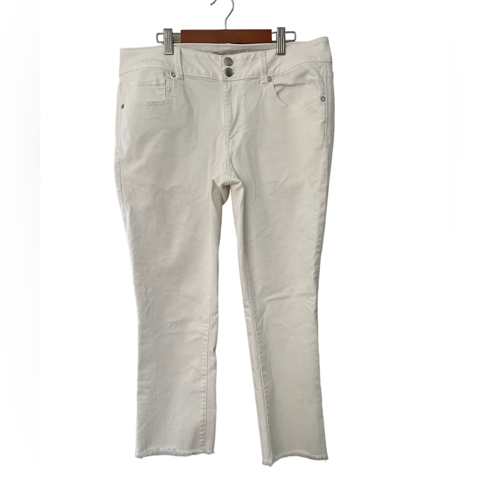American Eagle Outfitters Super Super Stretch  Color White Size 14 Regular